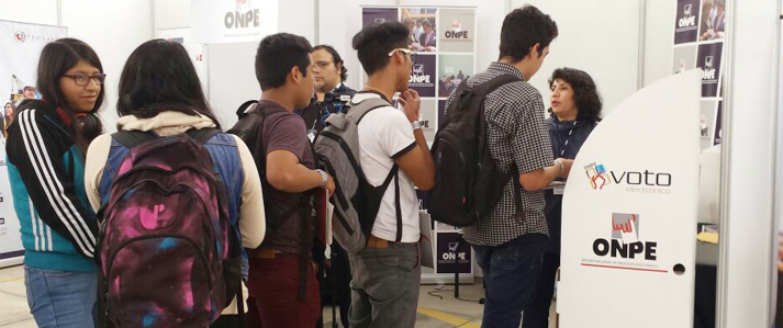 ONPE capacita a universitarios en uso de nuevas tecnologias electorales