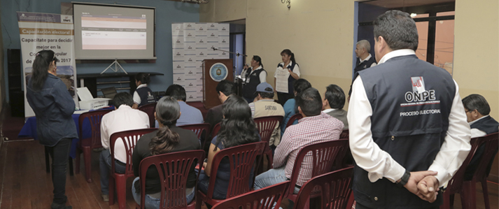 Periodistas de Ayacucho fueron capacitados por ONPE en quechua