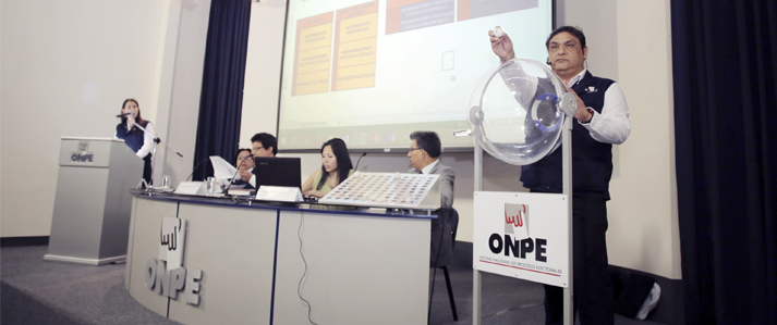 ONPE sorteo bloques de organizaciones políticas en cedula de sufragio electronica para las Elecciones Municipales 2017