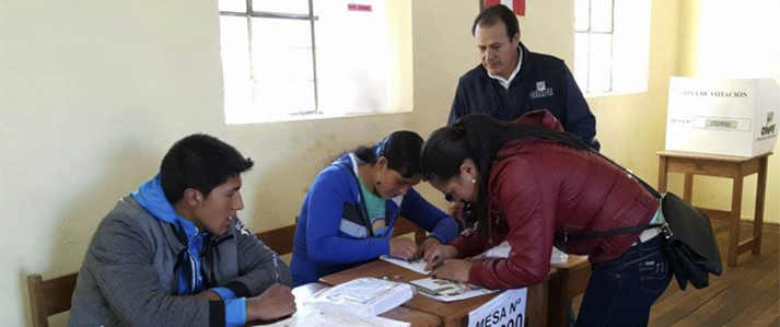 A las 03:15 horas se instalo la primera mesa de sufragio de las Elecciones Generales en Puno