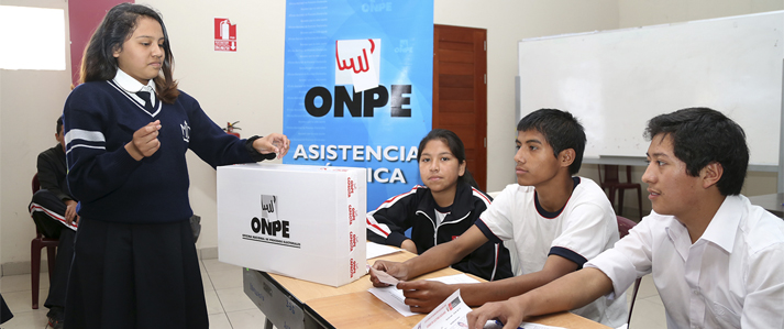 Cerca de 5 mil escolares de los colegios Guadalupe y Juana Alarco de Dammert elegiran a sus autoridades con voto electronico presencial